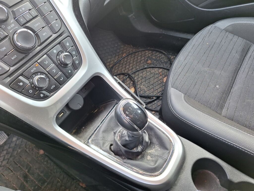 Opel Astra 2015 Ruskea (beige)