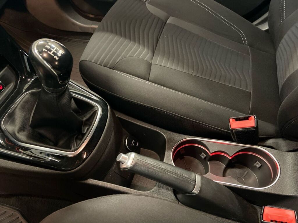 Ford Fiesta 2015 Valkoinen