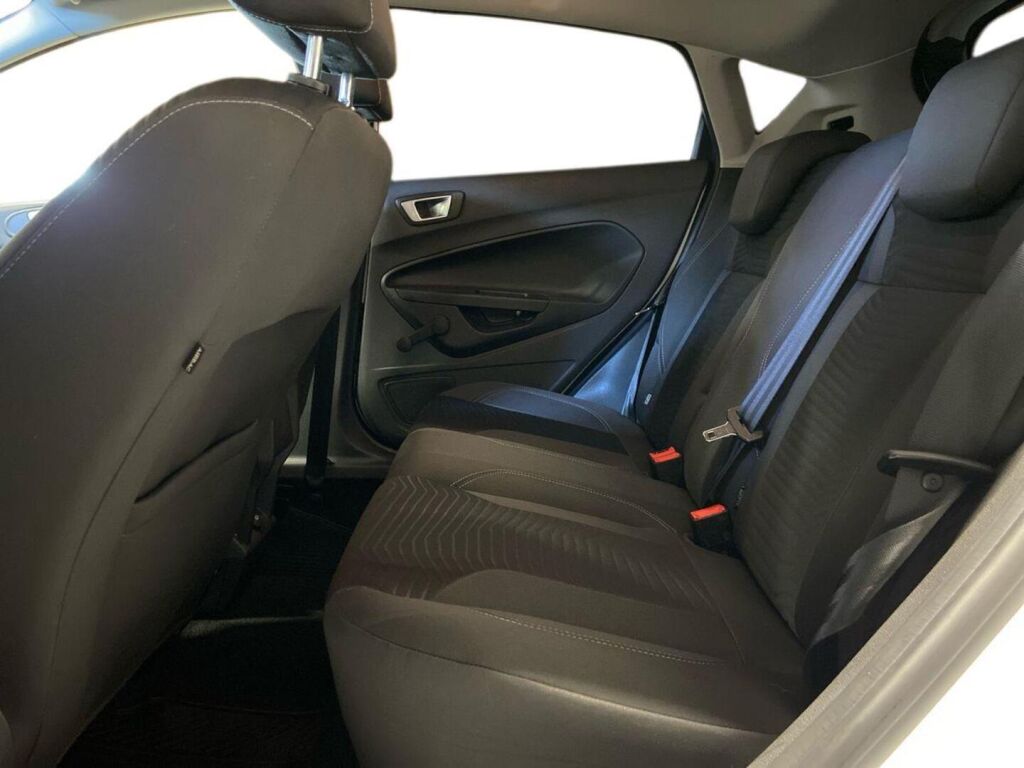 Ford Fiesta 2015 Valkoinen
