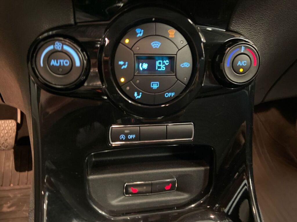 Ford Fiesta 2015 Valkoinen