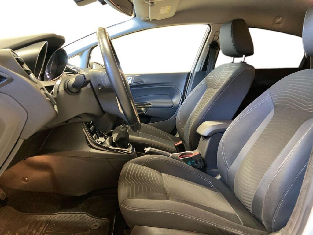 Ford Fiesta 2015 Valkoinen