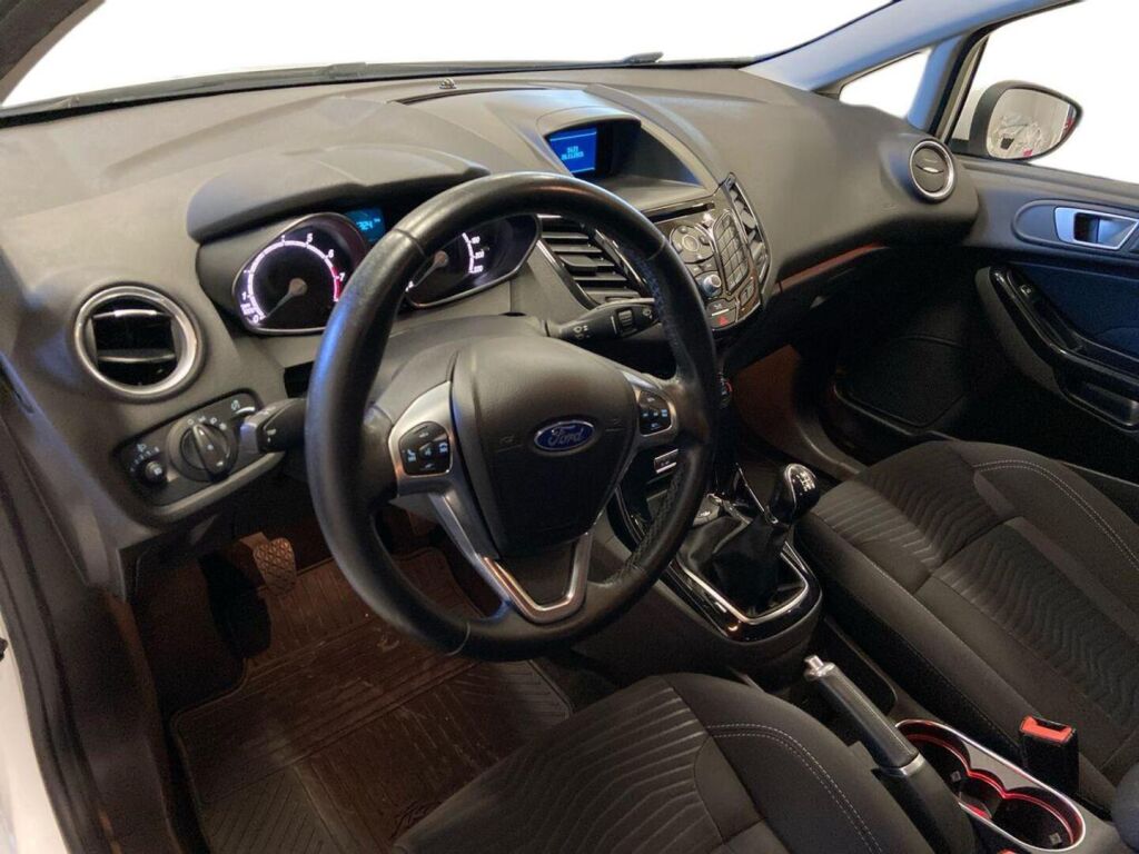 Ford Fiesta 2015 Valkoinen