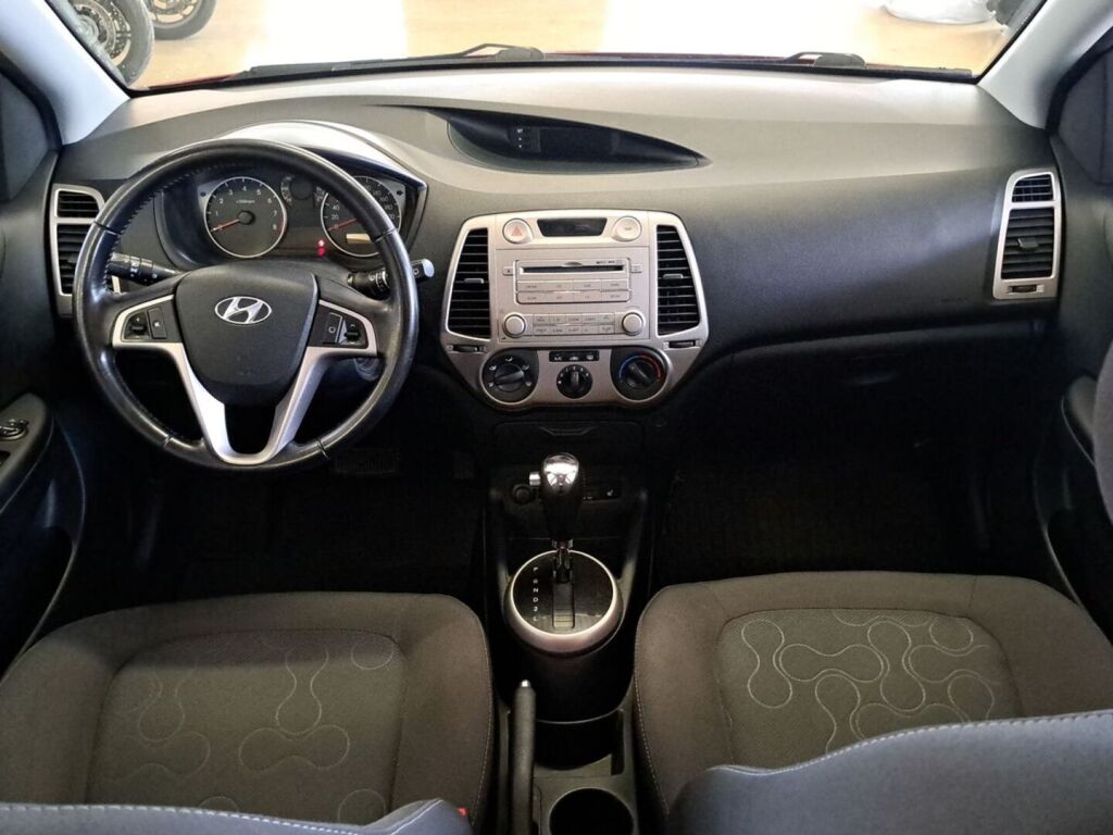 Hyundai i20 2009 Punainen