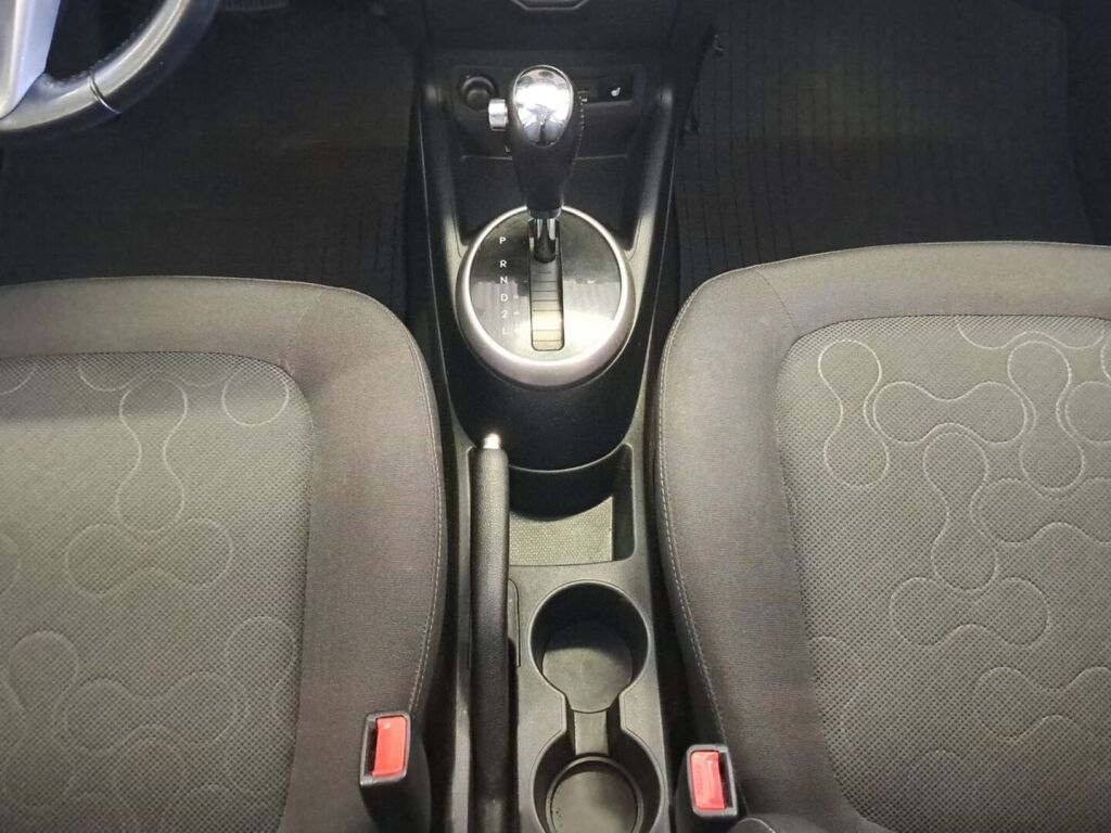 Hyundai i20 2009 Punainen