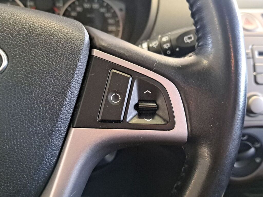 Hyundai i20 2009 Punainen
