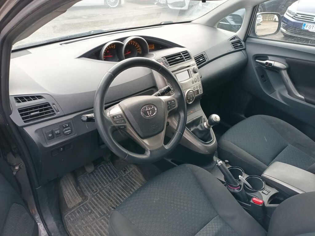 Toyota Verso 2009 Harmaa