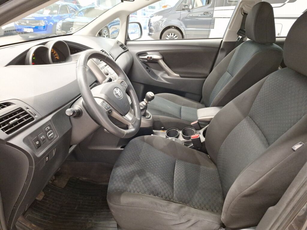 Toyota Verso 2009 Harmaa