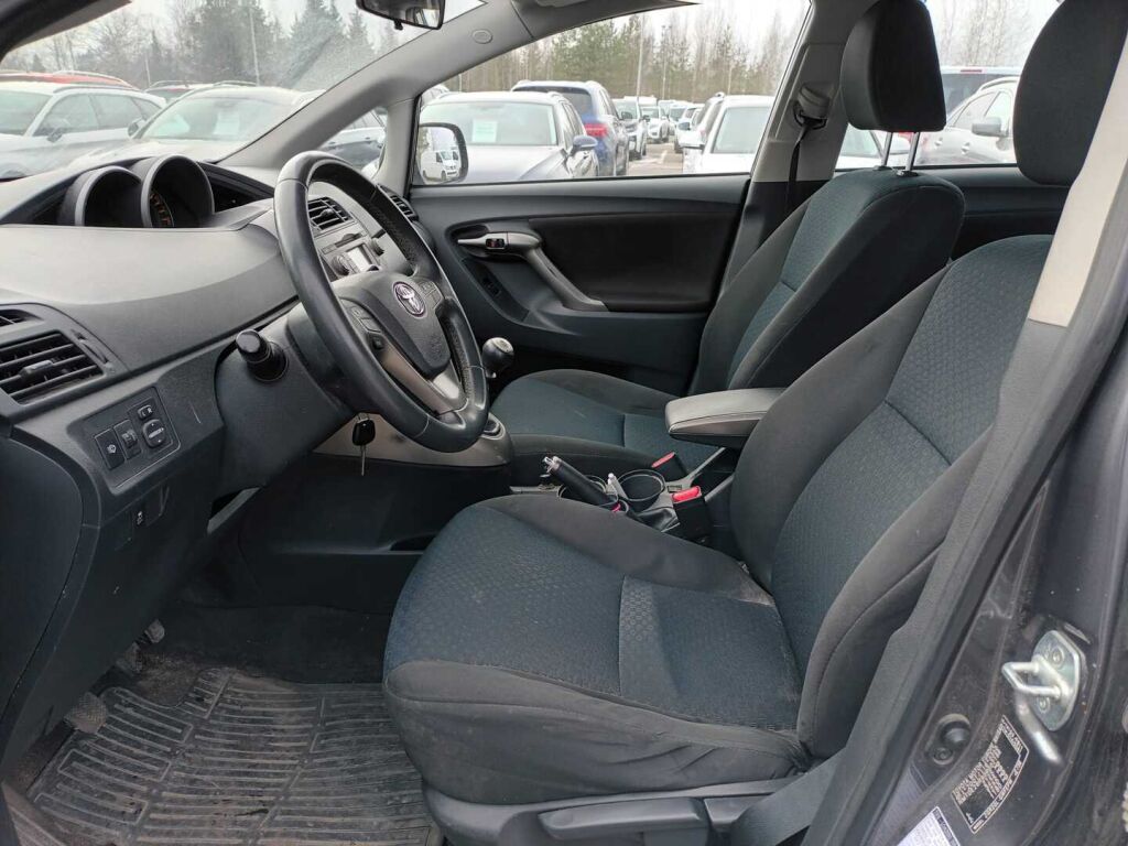 Toyota Verso 2009 Harmaa