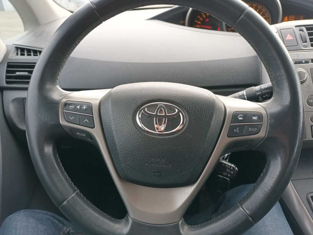 Toyota Verso 2009 Harmaa