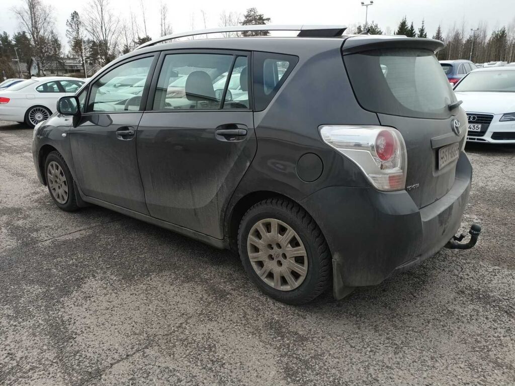 Toyota Verso 2009 Harmaa