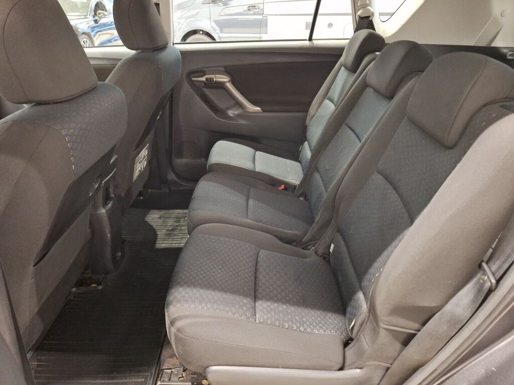 Toyota Verso 2009 Harmaa
