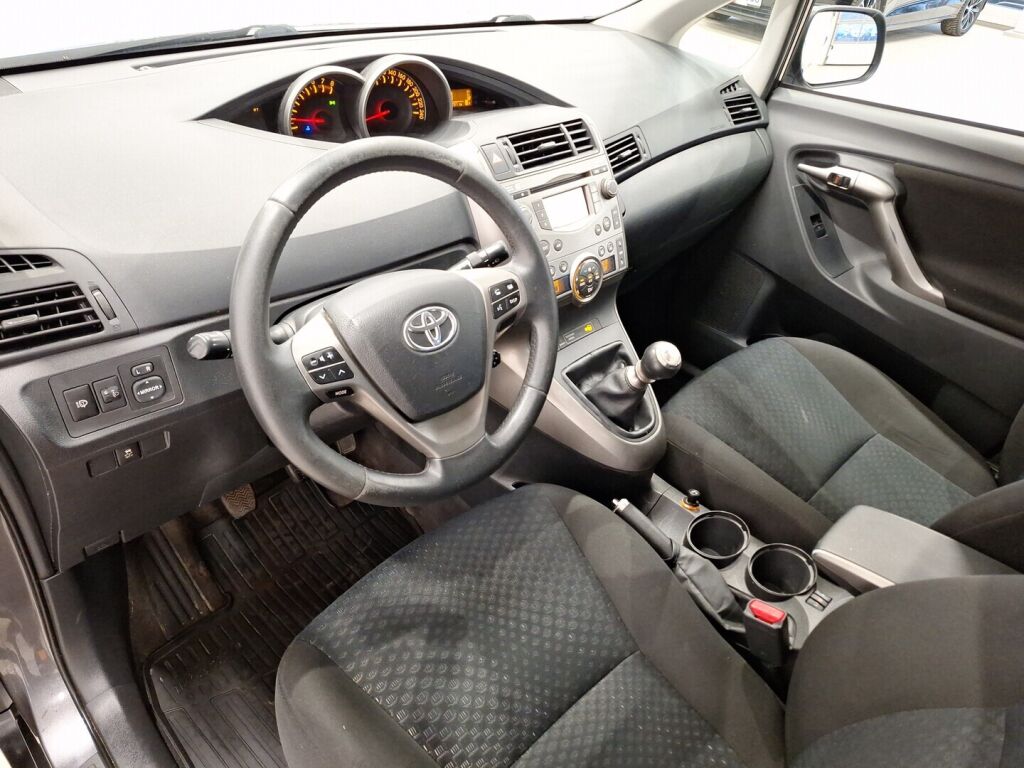 Toyota Verso 2009 Harmaa