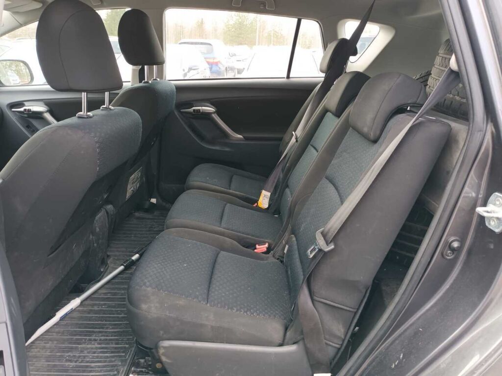 Toyota Verso 2009 Harmaa