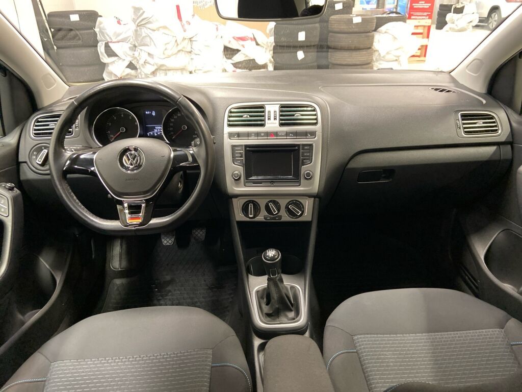 Volkswagen Polo 2015 Sininen