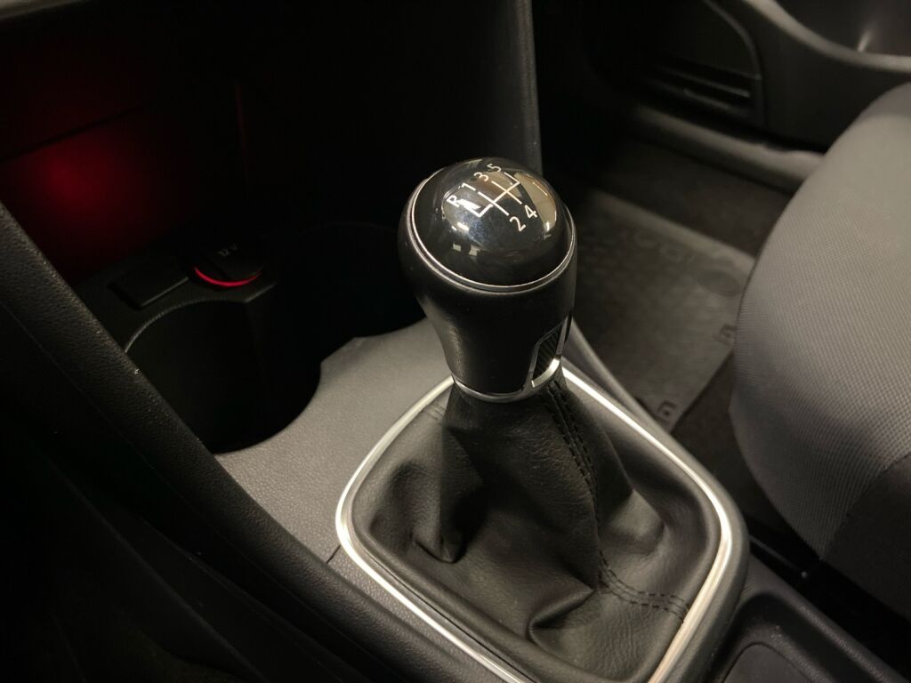 Volkswagen Polo 2015 Sininen