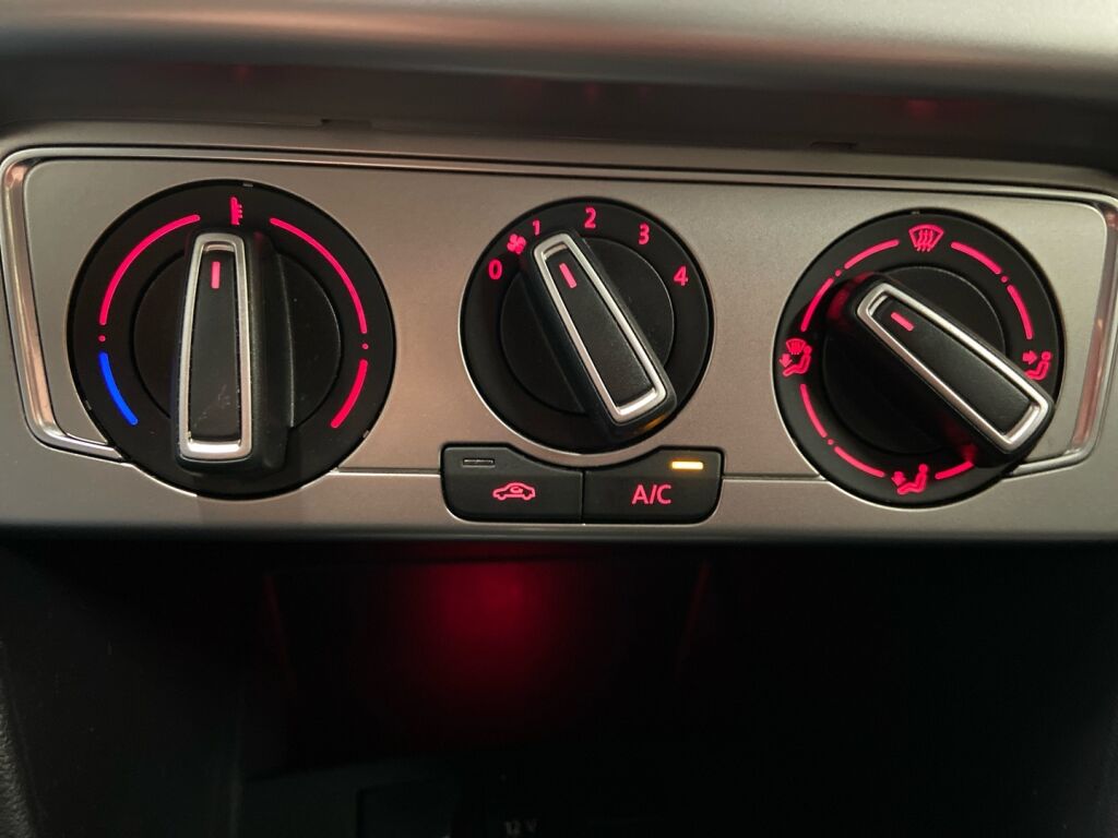 Volkswagen Polo 2015 Sininen