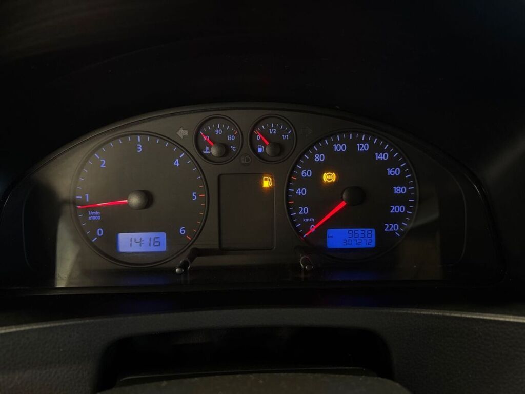 Volkswagen Transporter 2004 Harmaa