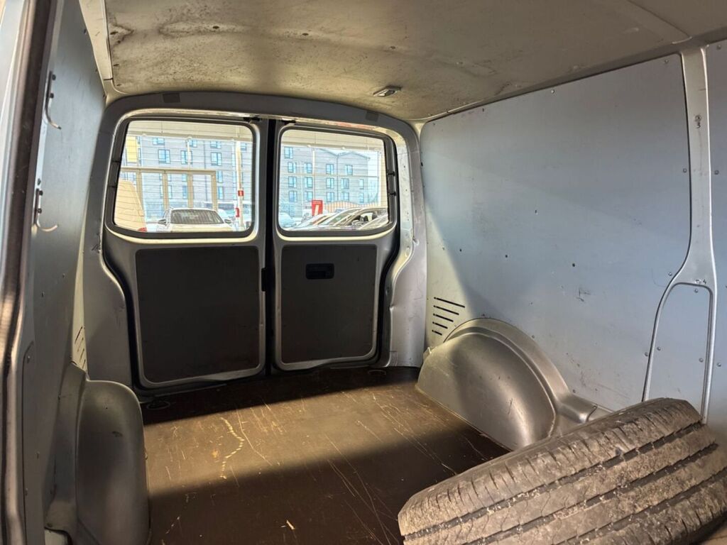 Volkswagen Transporter 2004 Harmaa