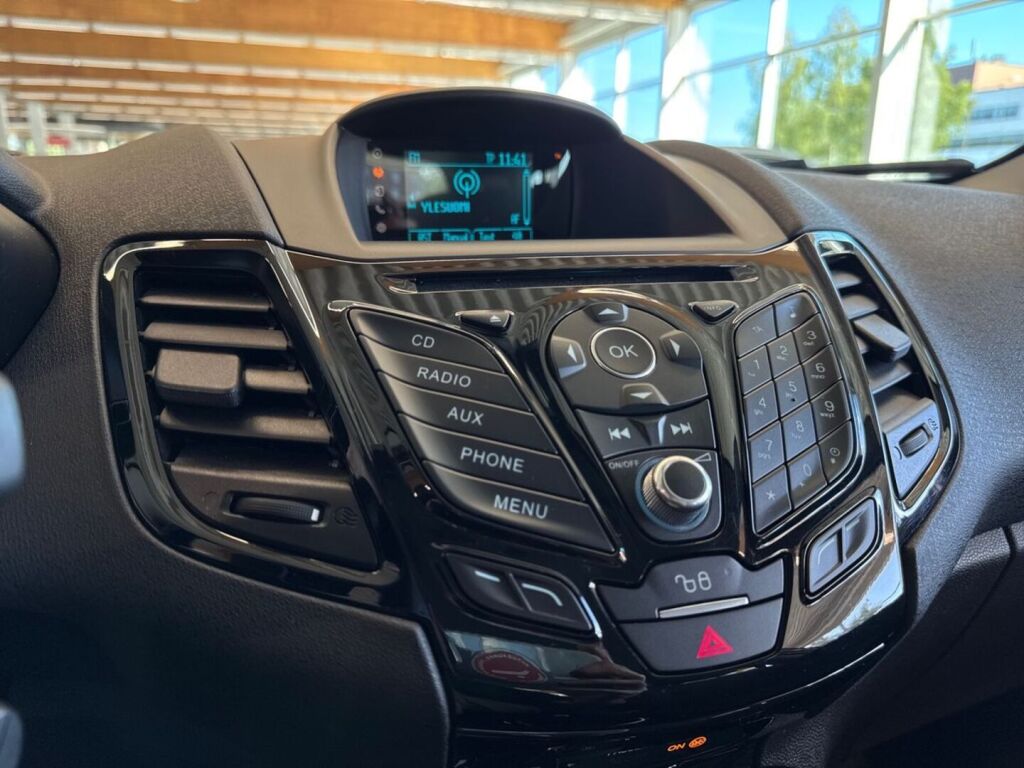 Ford Fiesta 2015 Ruskea (beige)