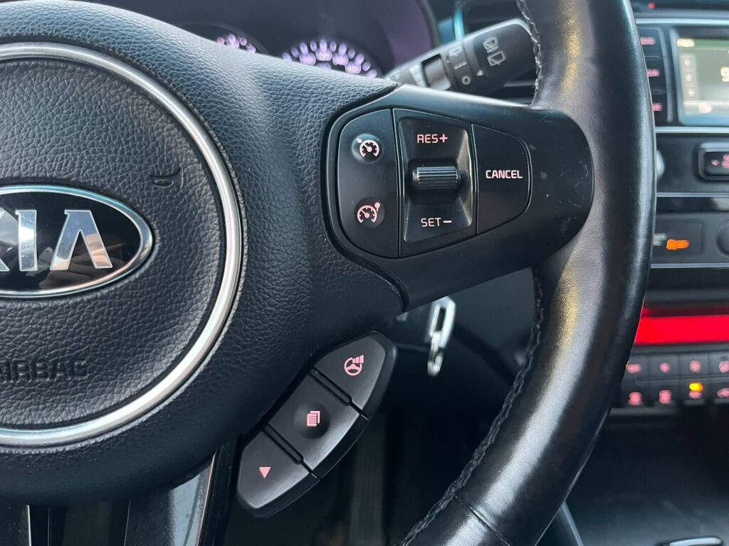 Kia Carens 2015 Ruskea (beige)