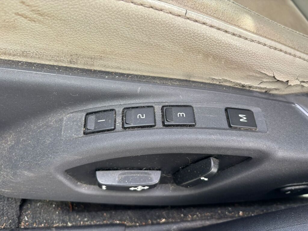 Volvo V70 2015 Harmaa