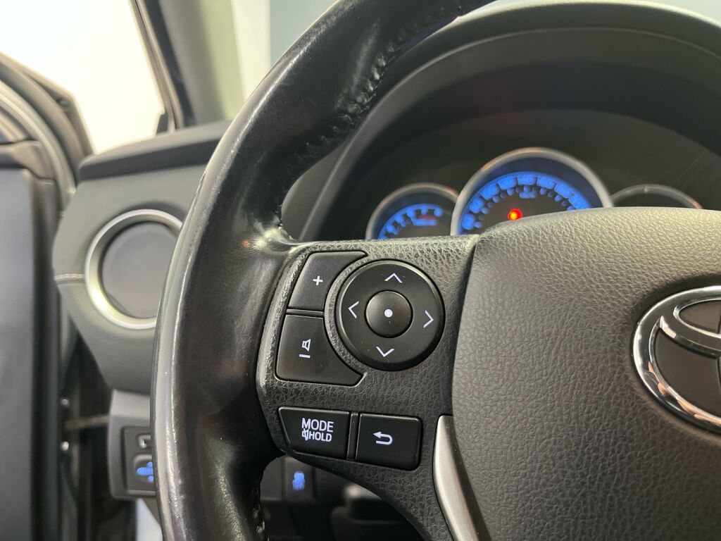 Toyota Auris 2015 Harmaa