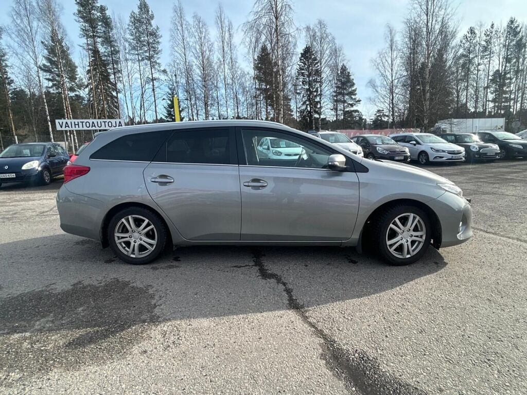 Toyota Auris 2015 Harmaa