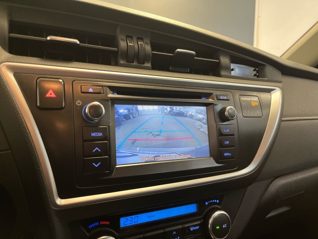 Toyota Auris 2015 Harmaa