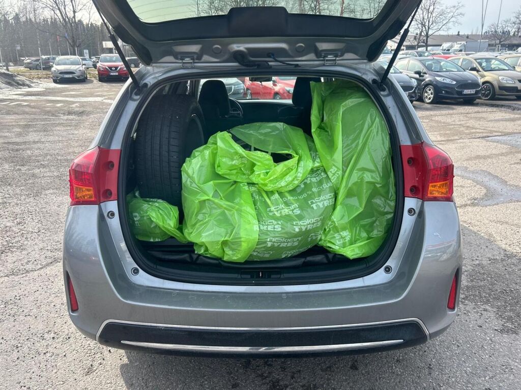 Toyota Auris 2015 Harmaa