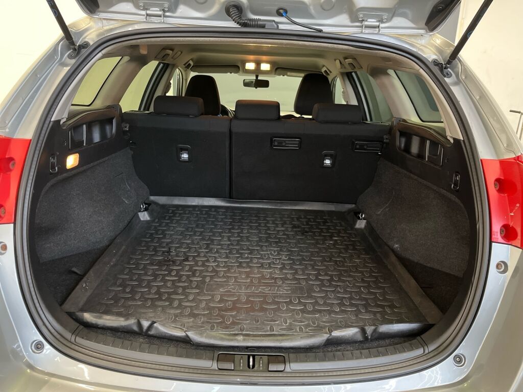 Toyota Auris 2015 Harmaa