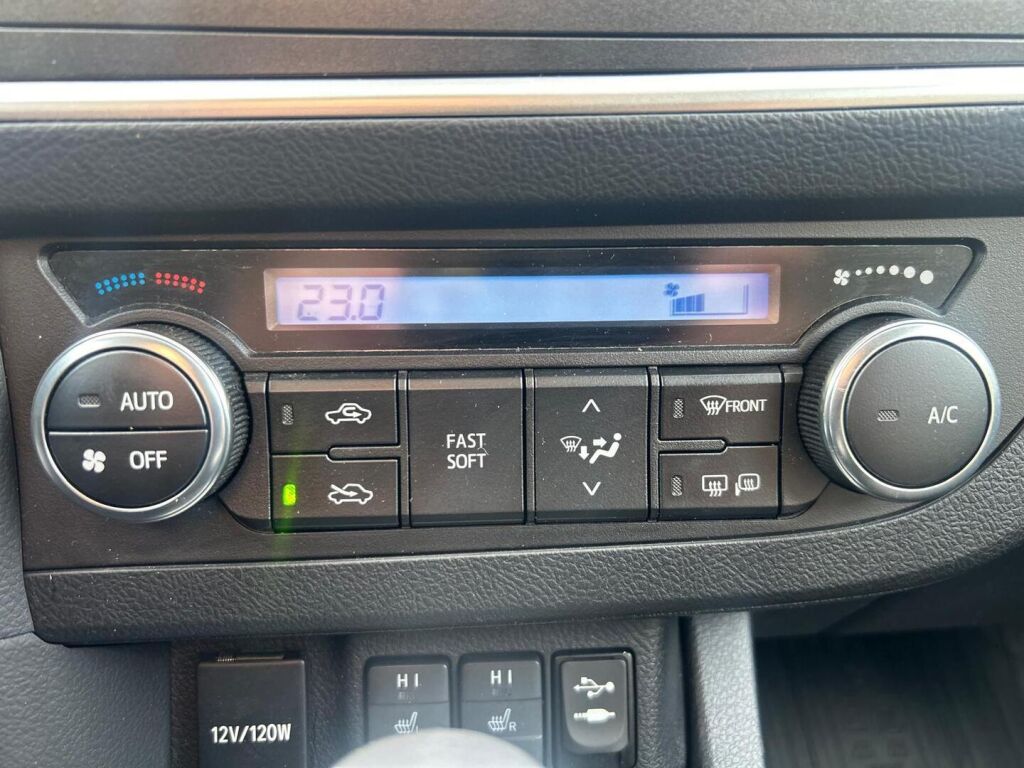 Toyota Auris 2015 Harmaa