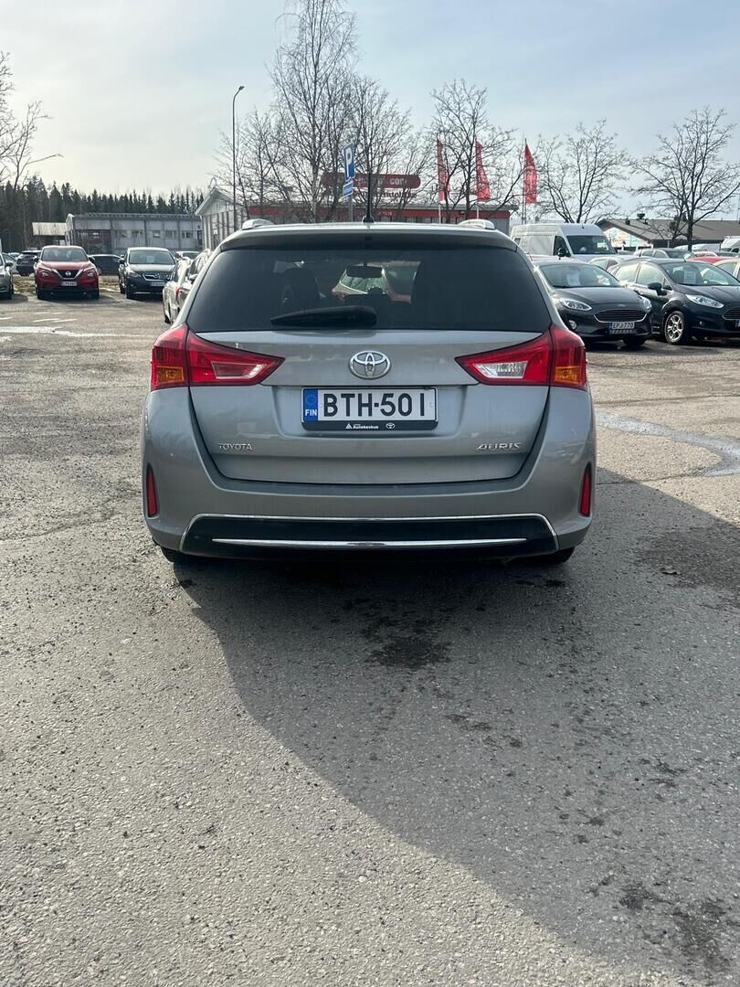 Toyota Auris 2015 Harmaa