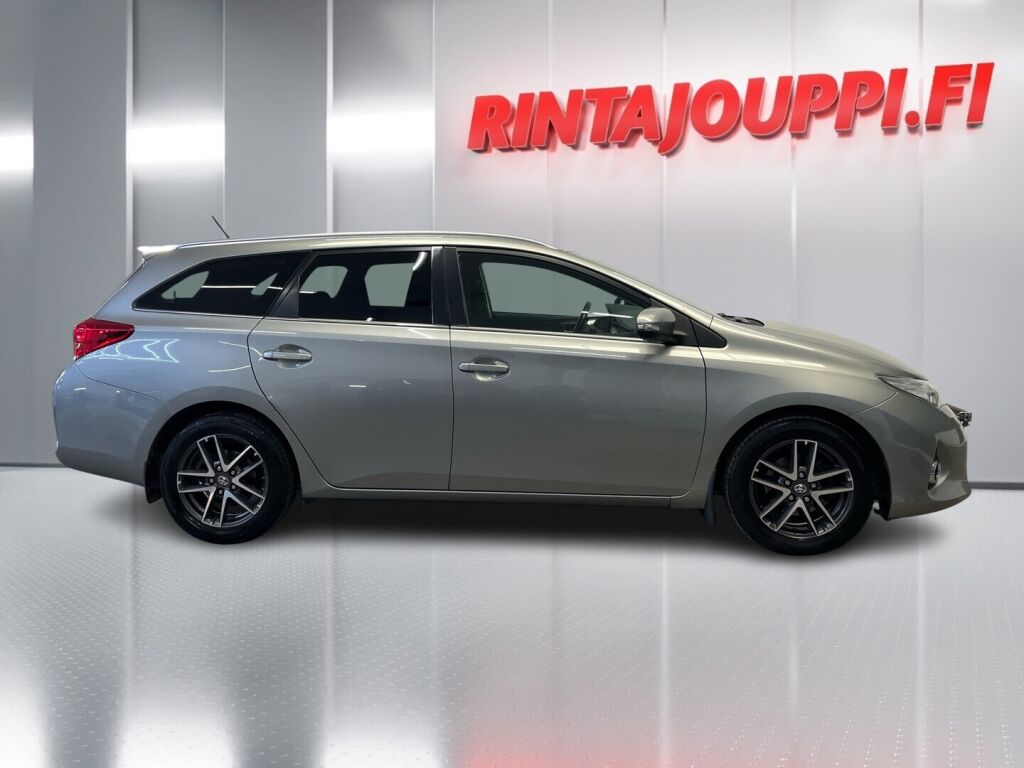 Toyota Auris 2015 Harmaa