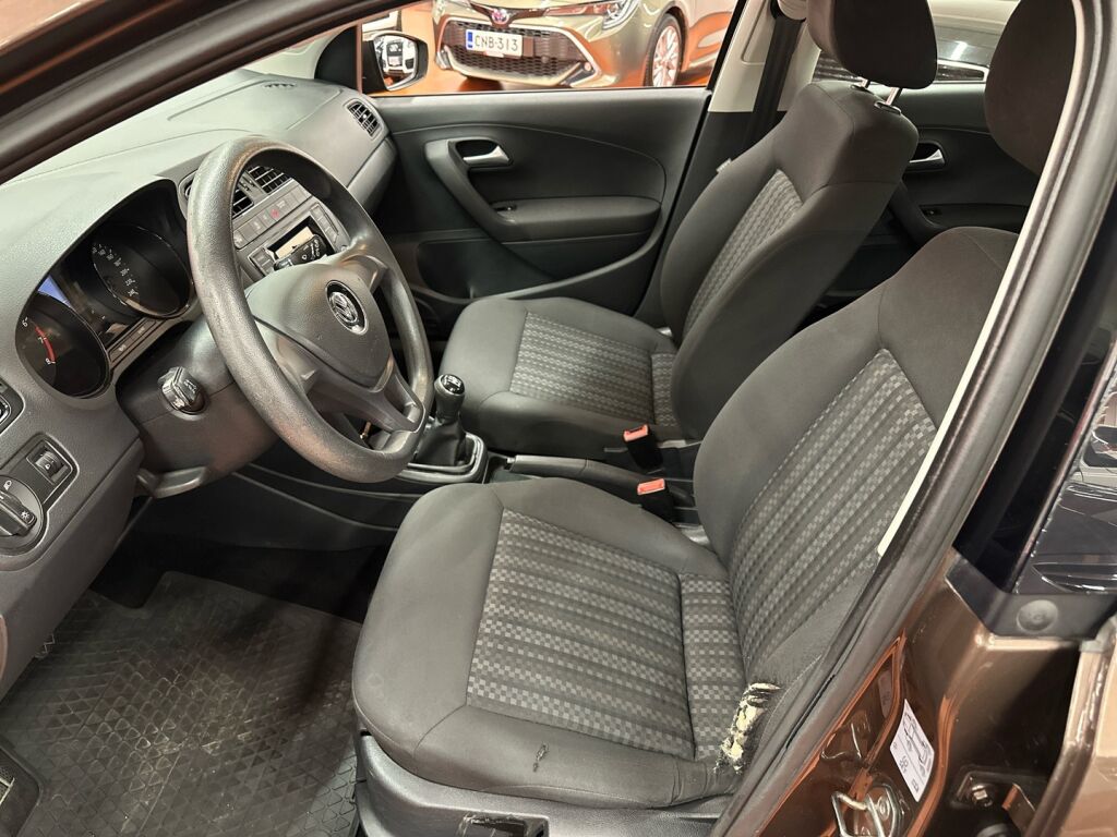 Volkswagen Polo 2015 Ruskea (beige)