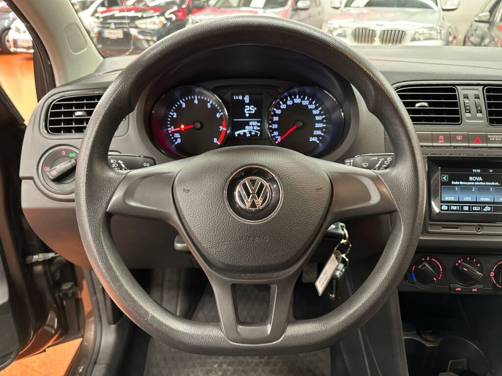 Volkswagen Polo 2015 Ruskea (beige)