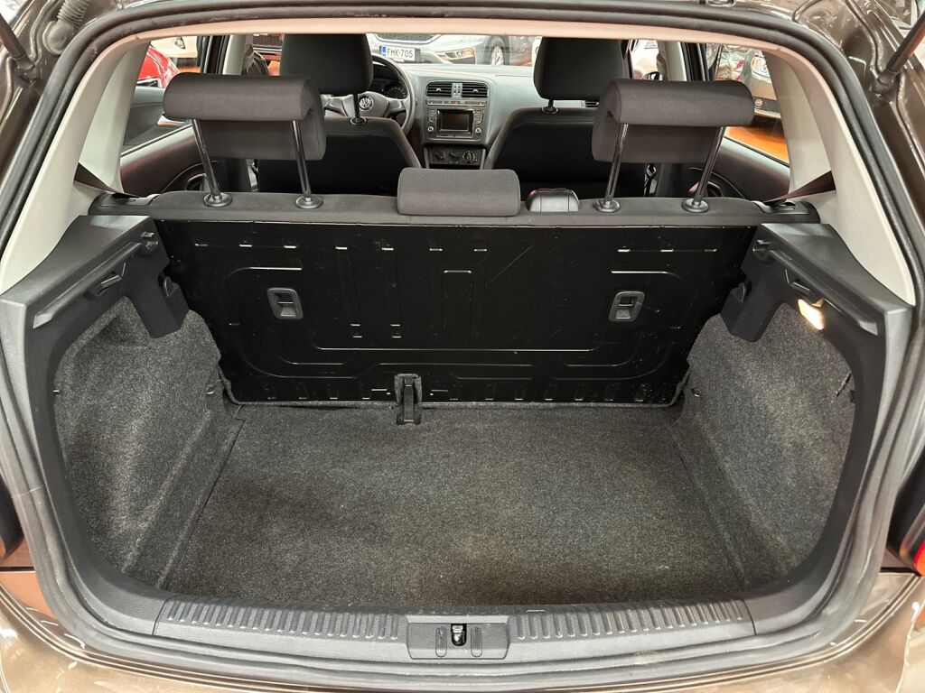 Volkswagen Polo 2015 Ruskea (beige)