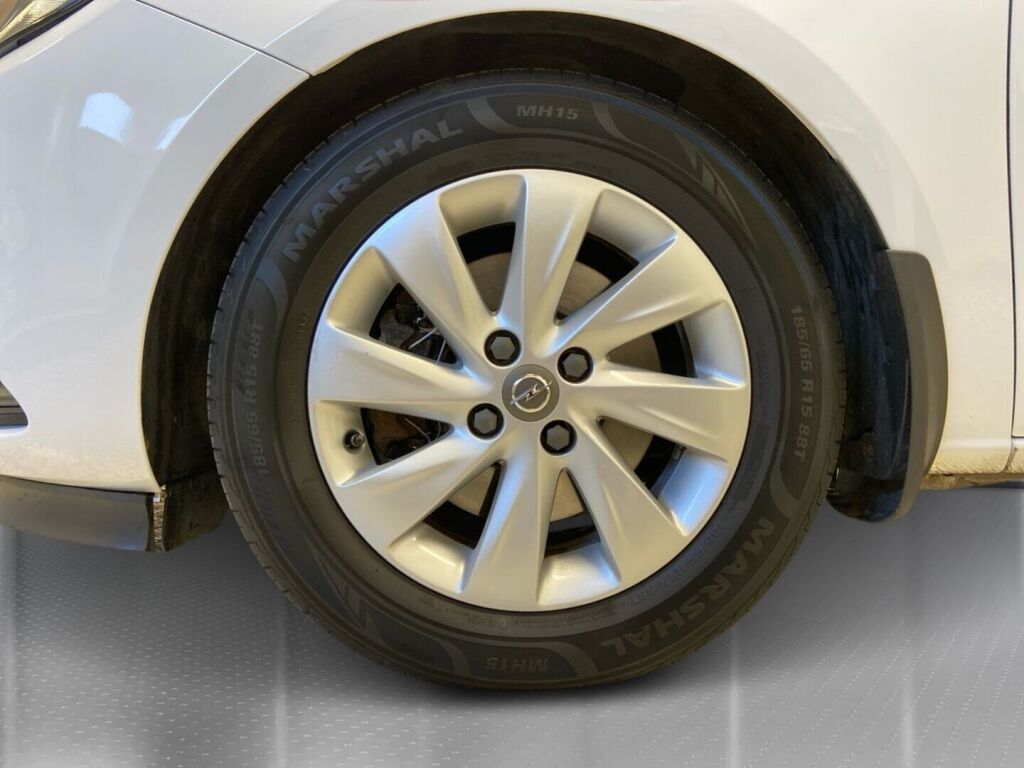 Opel Corsa 2015 Valkoinen