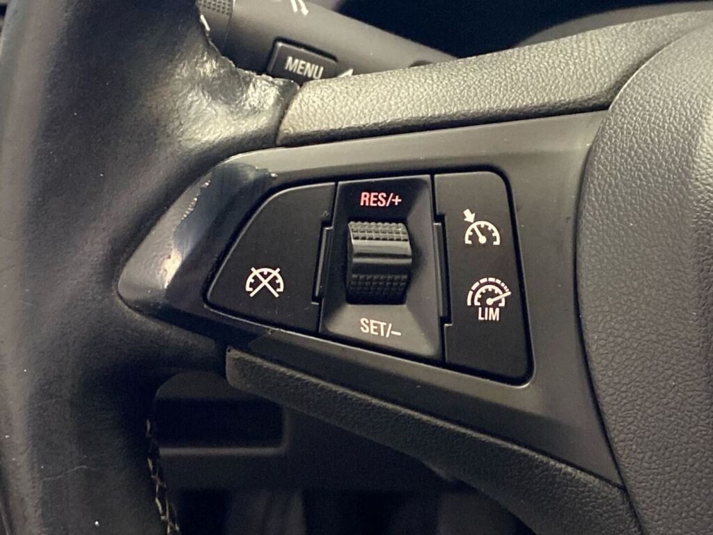 Opel Corsa 2015 Valkoinen