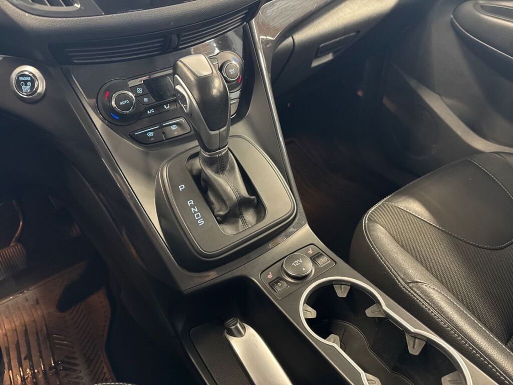 Ford Kuga 2015 Harmaa