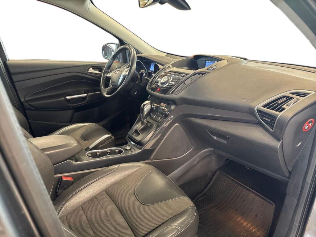 Ford Kuga 2015 Harmaa