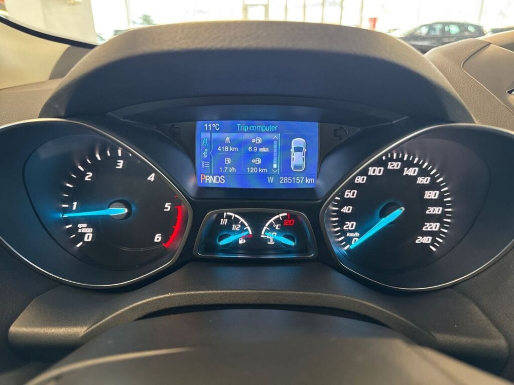 Ford Kuga 2015 Harmaa
