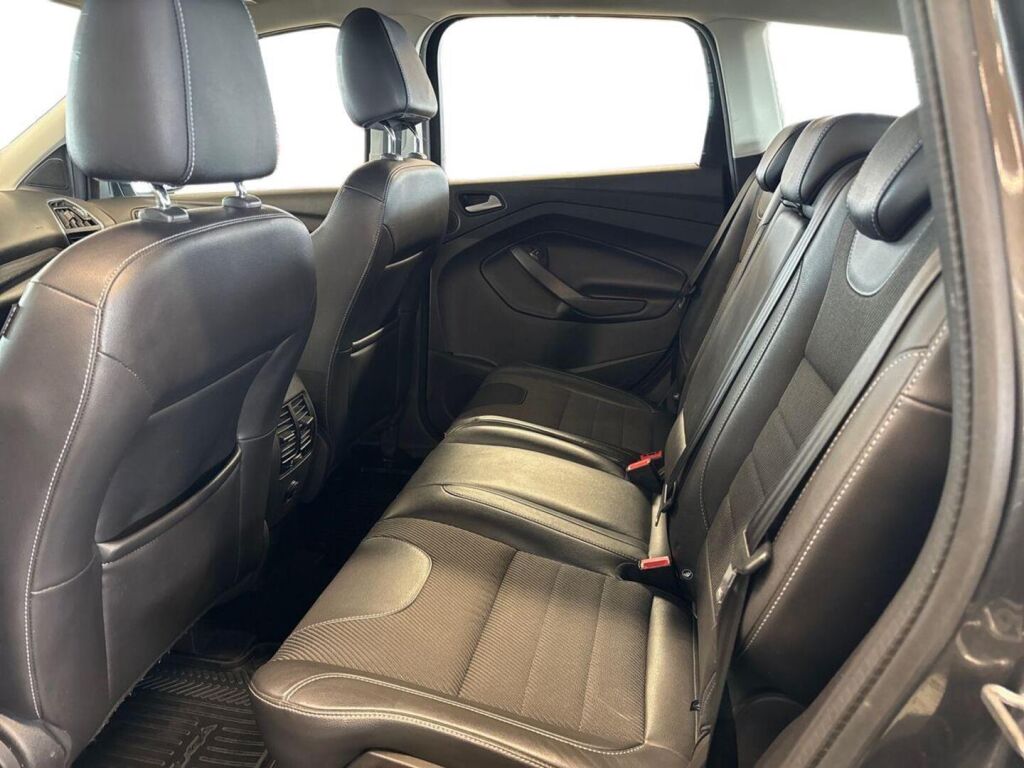 Ford Kuga 2015 Harmaa