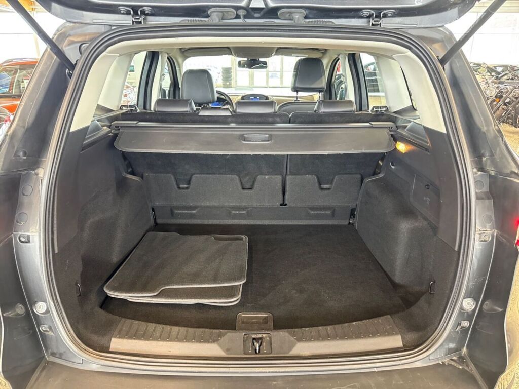 Ford Kuga 2015 Harmaa