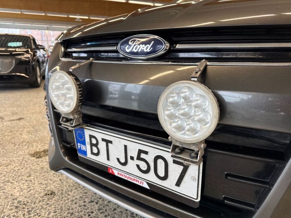 Ford Kuga 2015 Harmaa