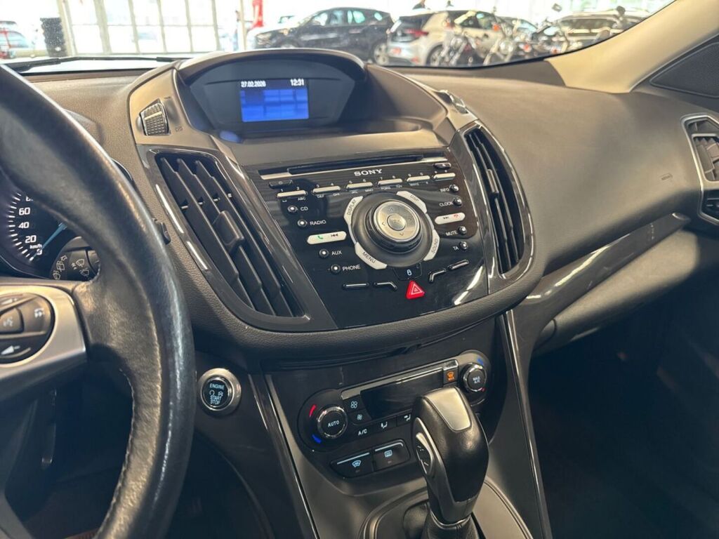 Ford Kuga 2015 Harmaa