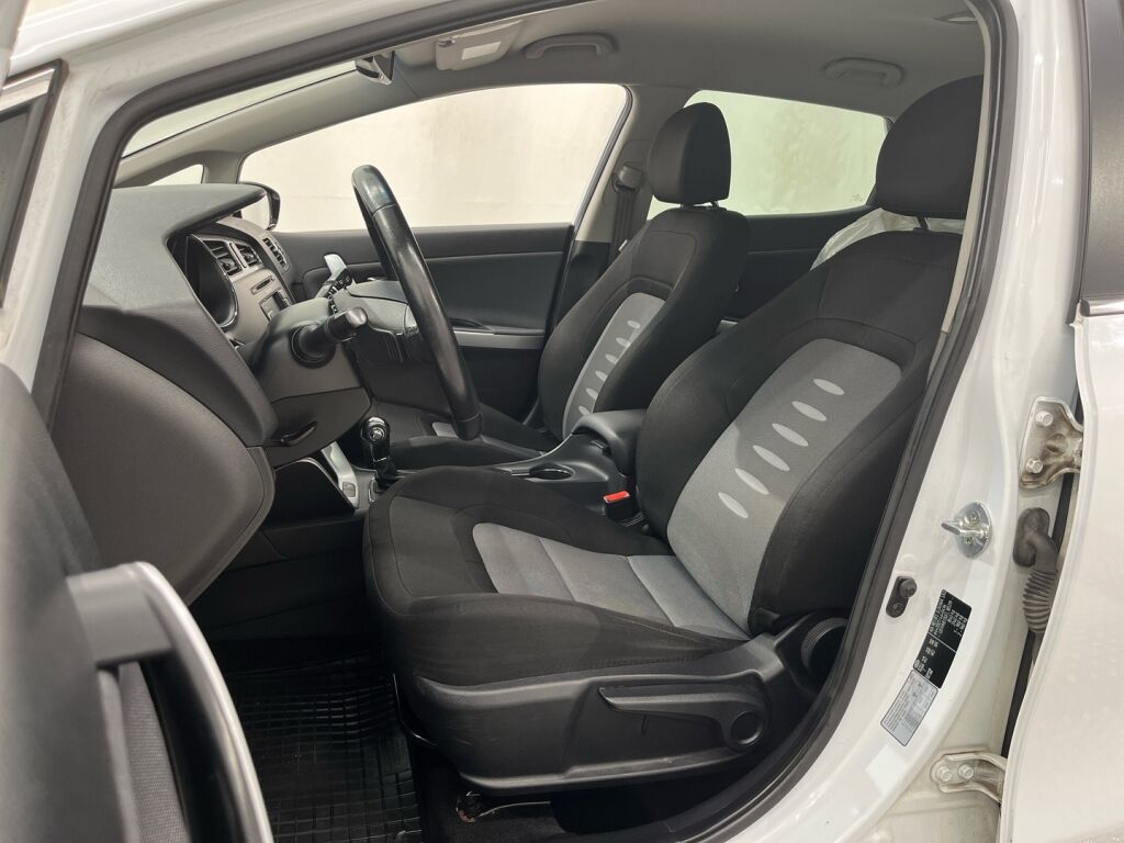 Kia Ceed 2015 Valkoinen