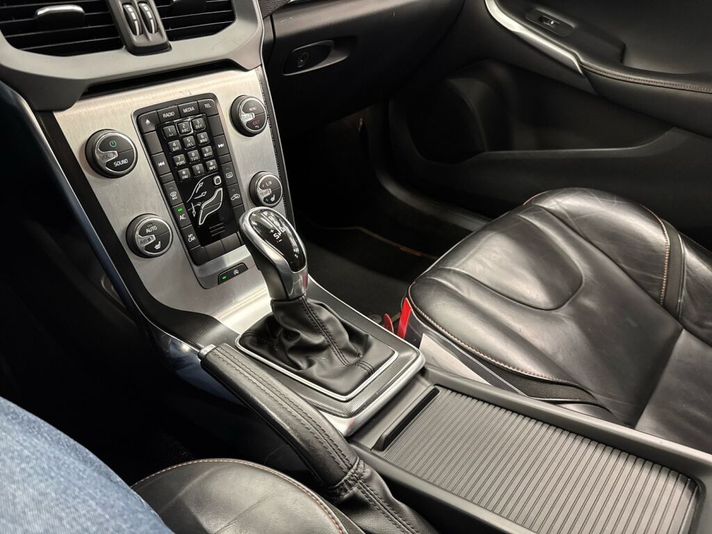 Volvo V40 2015 Harmaa