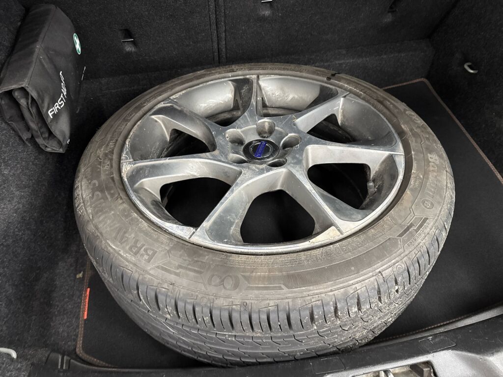 Volvo V40 2015 Harmaa