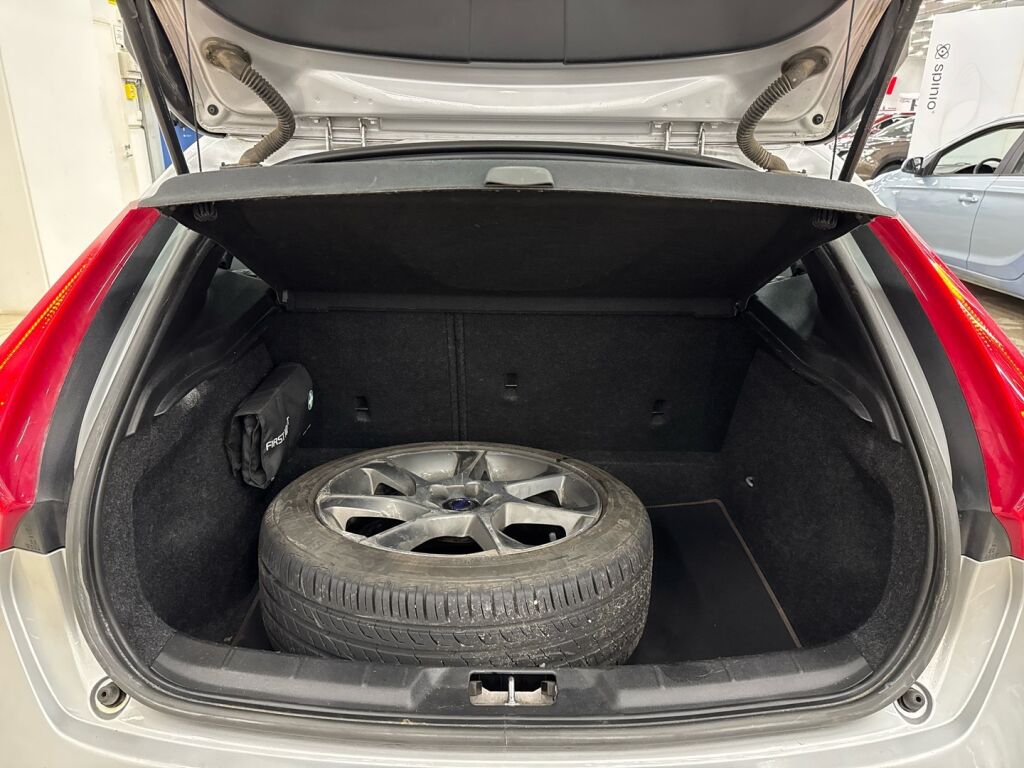 Volvo V40 2015 Harmaa