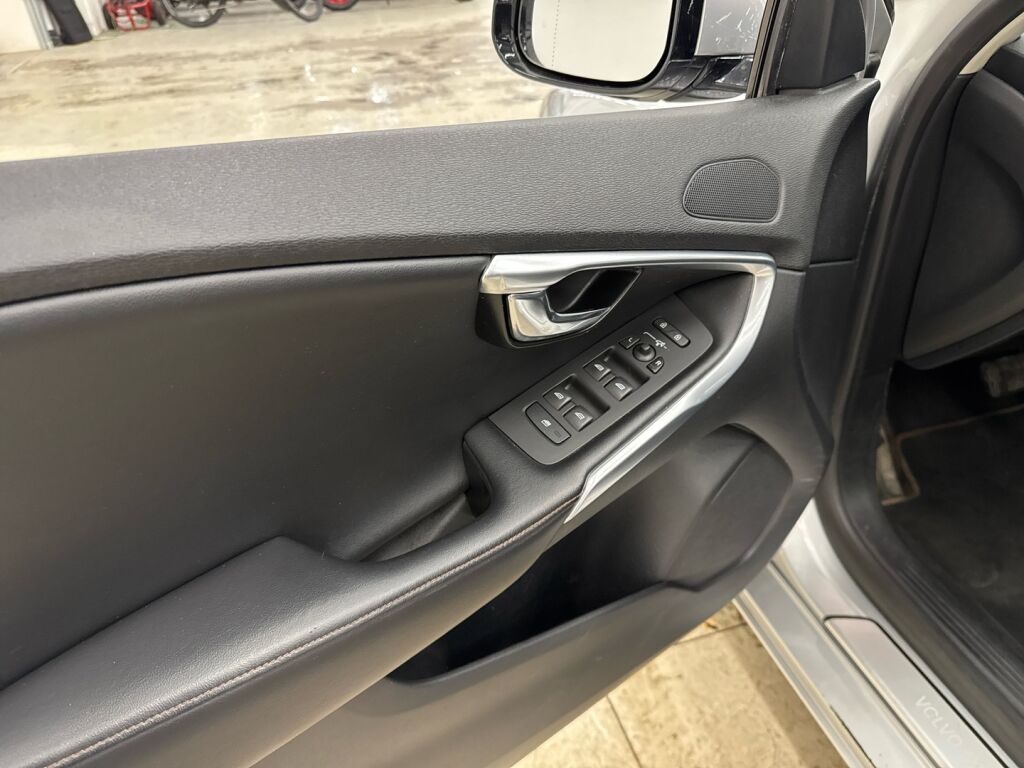 Volvo V40 2015 Harmaa